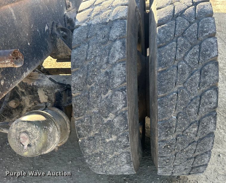 image for item MO9200 2003 Sterling LT9500 dump truck