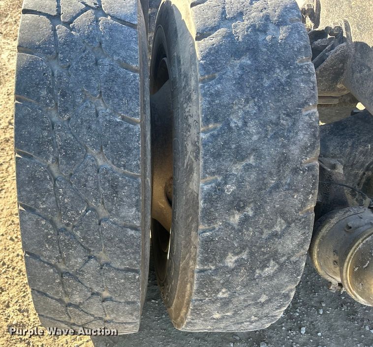 image for item MO9200 2003 Sterling LT9500 dump truck