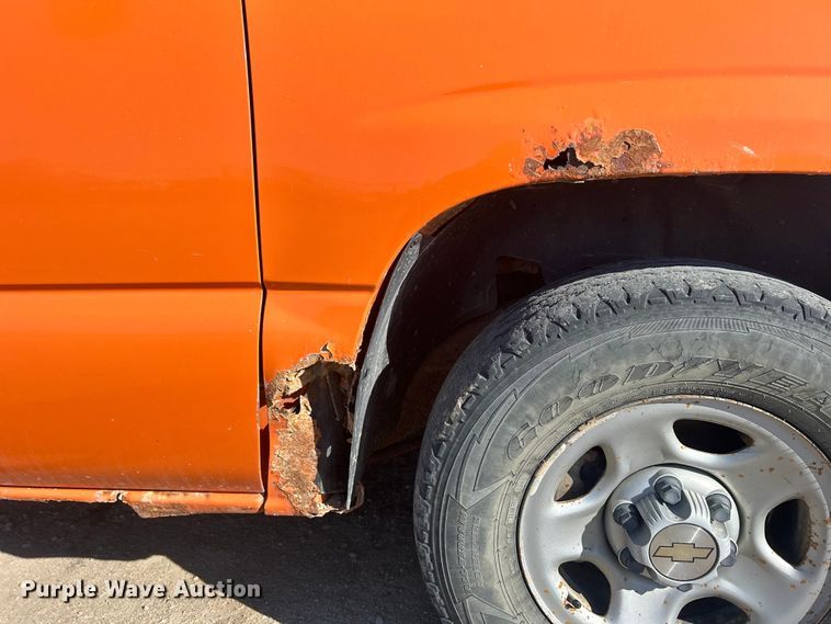 image for item MO9201 2003 Chevrolet Silverado 1500 pickup truck