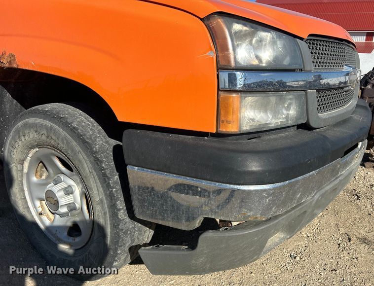 image for item MO9201 2003 Chevrolet Silverado 1500 pickup truck