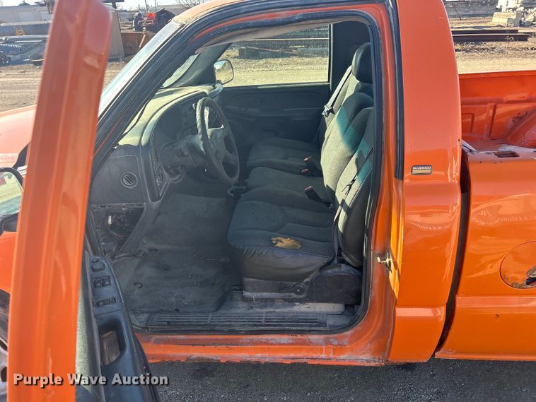 image for item MO9201 2003 Chevrolet Silverado 1500 pickup truck