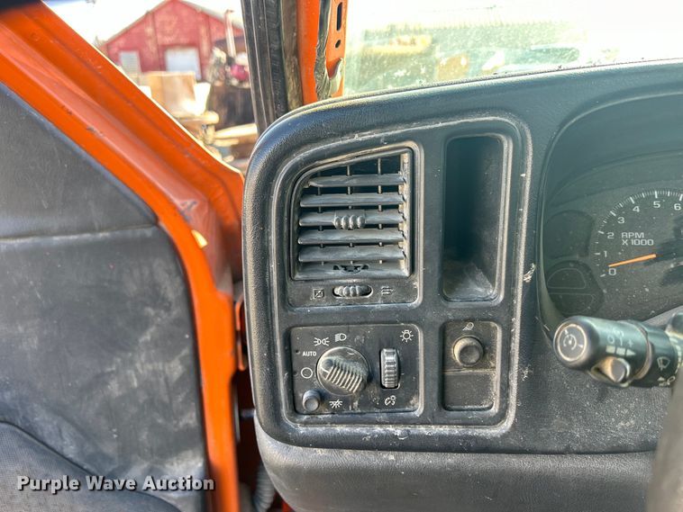 image for item MO9201 2003 Chevrolet Silverado 1500 pickup truck