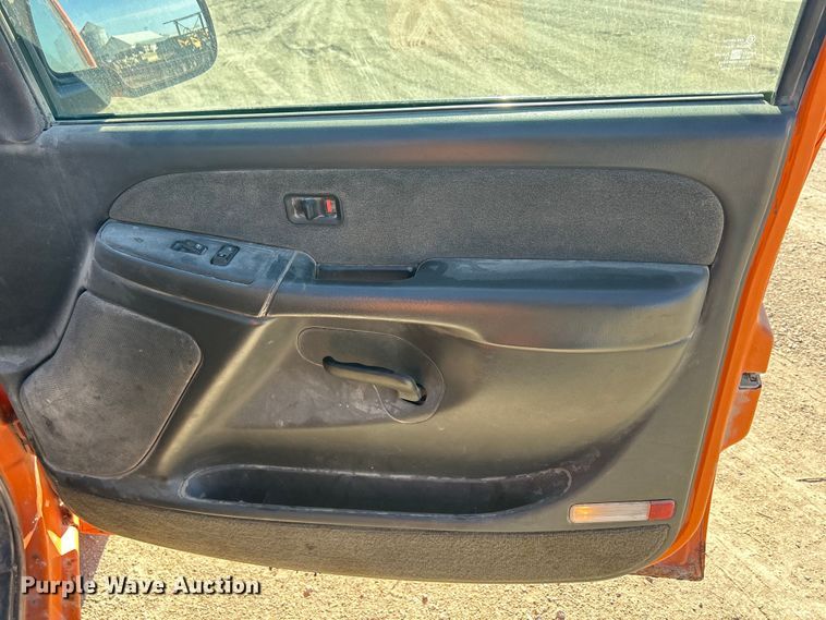 image for item MO9201 2003 Chevrolet Silverado 1500 pickup truck