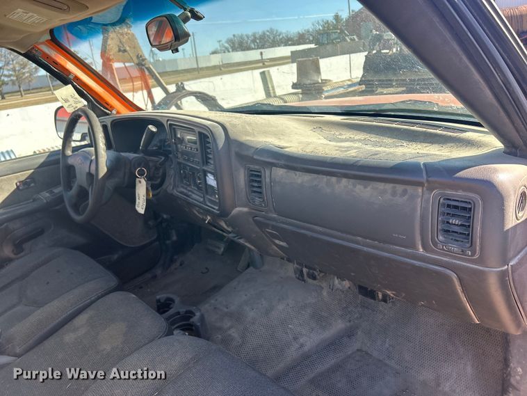 image for item MO9201 2003 Chevrolet Silverado 1500 pickup truck