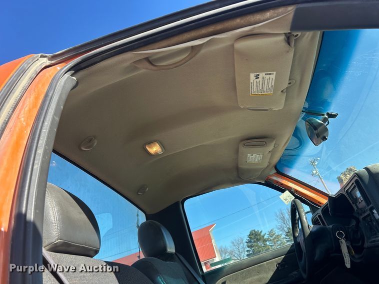 image for item MO9201 2003 Chevrolet Silverado 1500 pickup truck