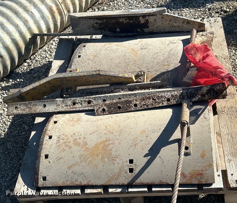 image for item MO9203 (3) Caterpillar 30