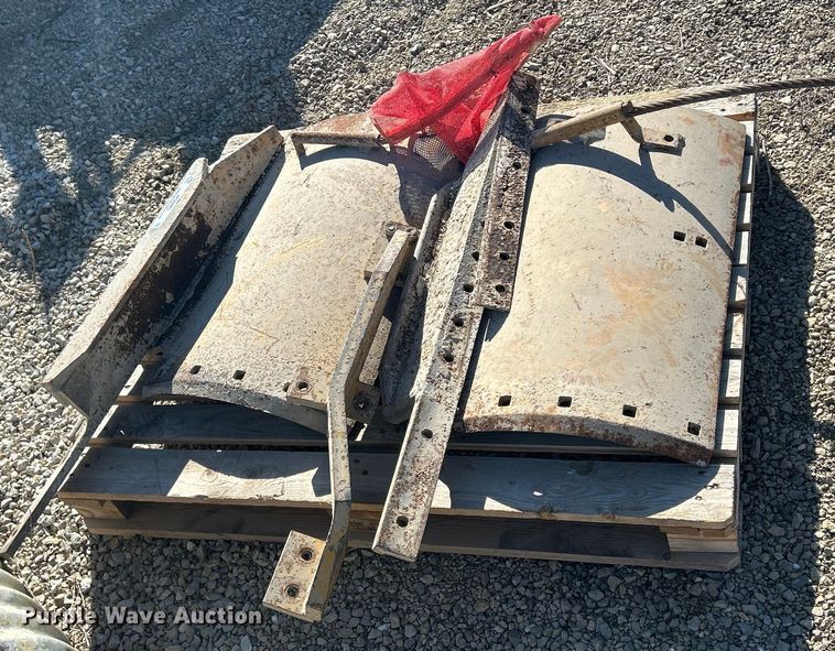 image for item MO9203 (3) Caterpillar 30