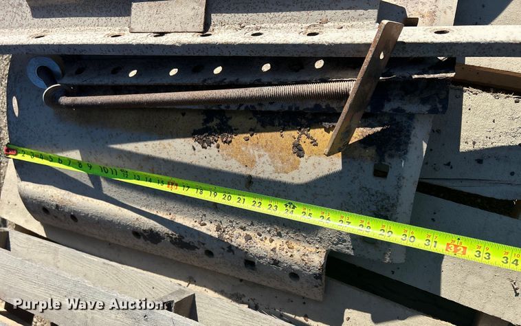 image for item MO9203 (3) Caterpillar 30