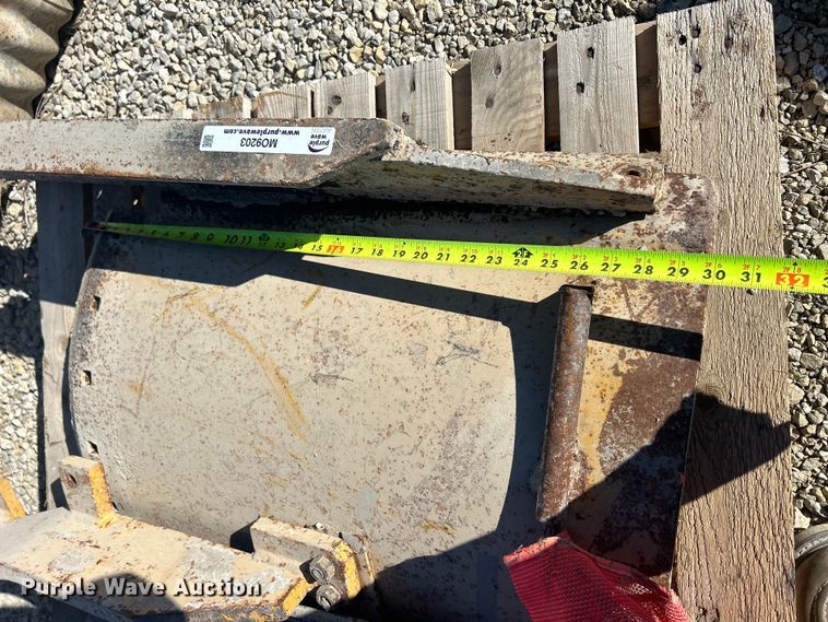 image for item MO9203 (3) Caterpillar 30