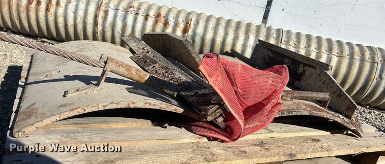 image for item MO9203 (3) Caterpillar 30