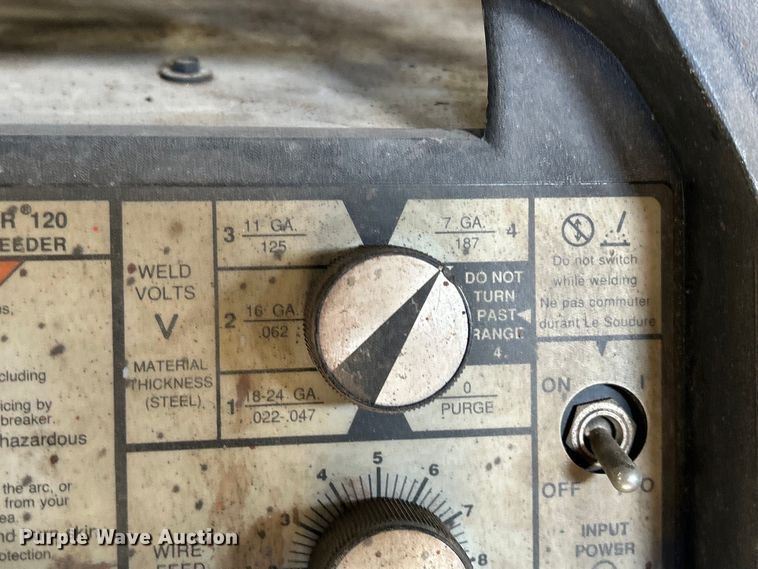 image for item MO9205 Hobart Handler 120 welder