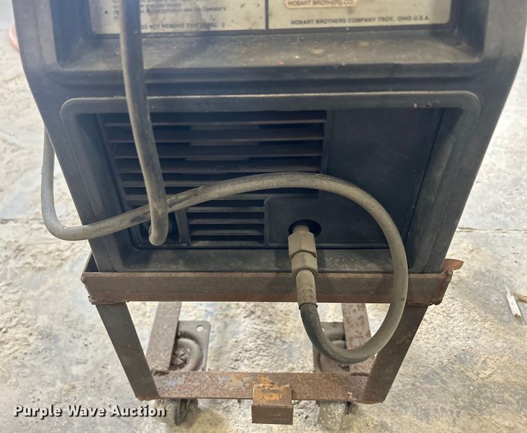 image for item MO9205 Hobart Handler 120 welder