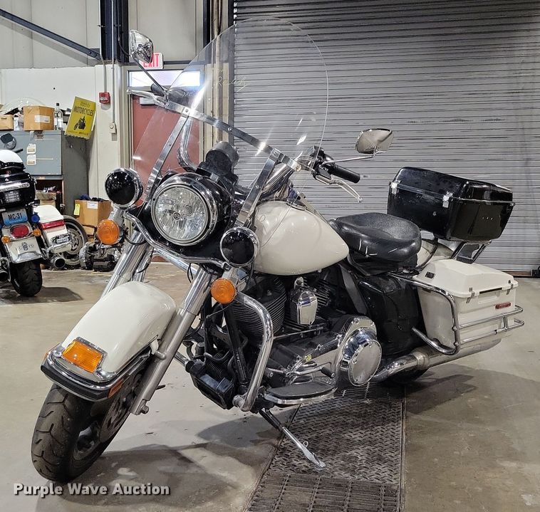 image for item MQ9722 2013 Harley Davidson Road King Police motorcycle