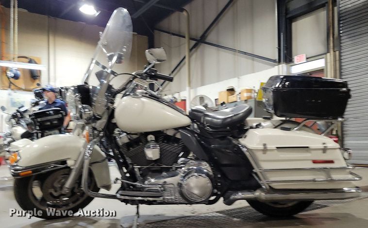 image for item MQ9722 2013 Harley Davidson Road King Police motorcycle