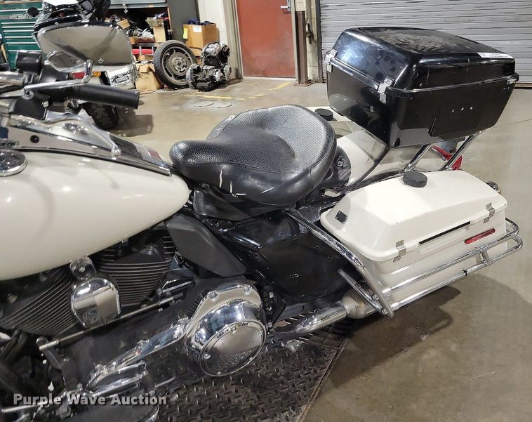 image for item MQ9722 2013 Harley Davidson Road King Police motorcycle