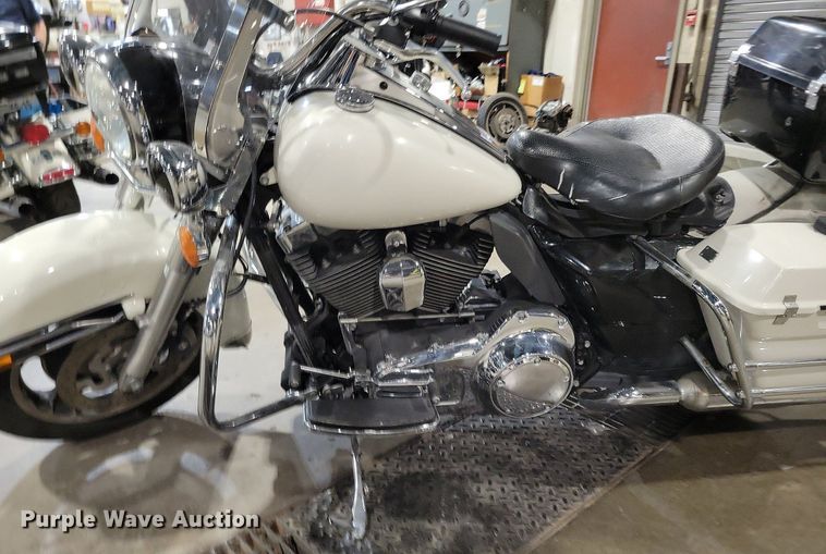 image for item MQ9722 2013 Harley Davidson Road King Police motorcycle