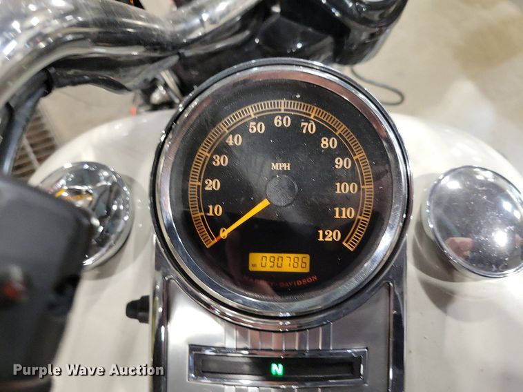 image for item MQ9722 2013 Harley Davidson Road King Police motorcycle