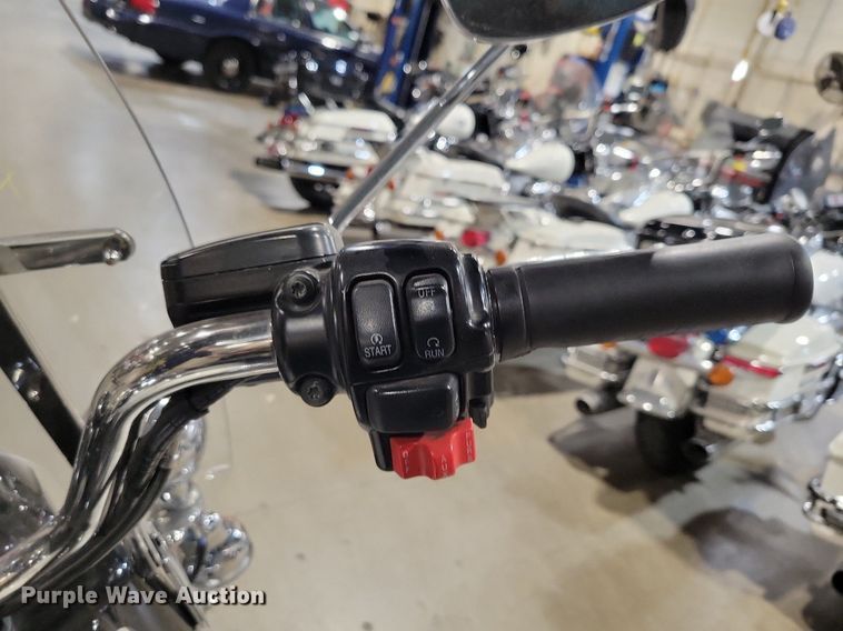 image for item MQ9722 2013 Harley Davidson Road King Police motorcycle