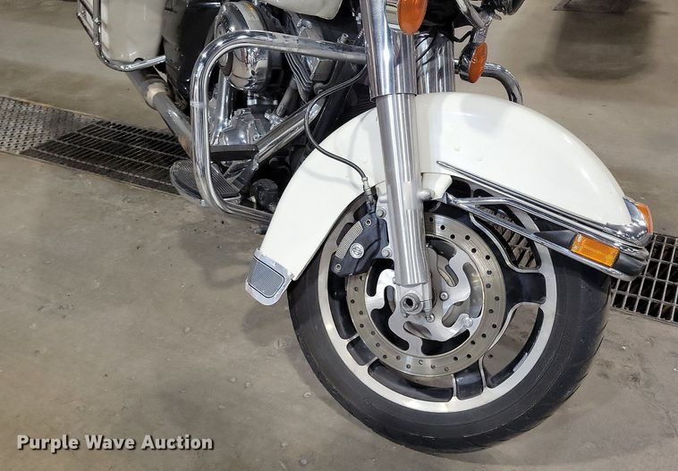 image for item MQ9722 2013 Harley Davidson Road King Police motorcycle