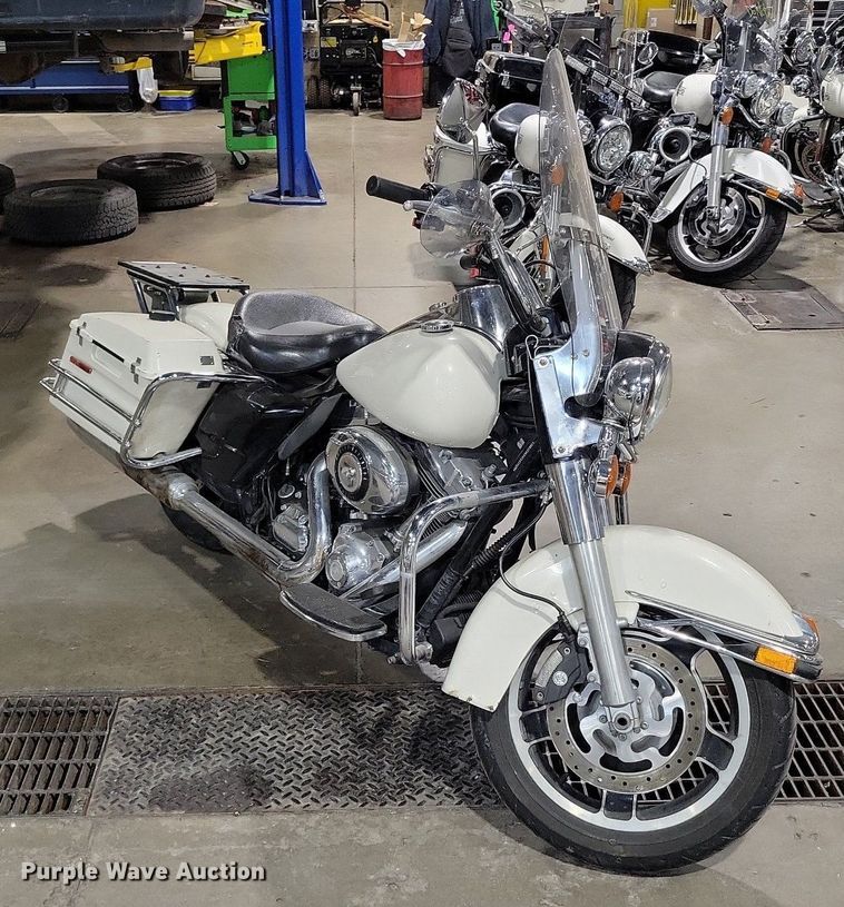 image for item MQ9723 2012 Harley Davidson Road King Police motorcycle