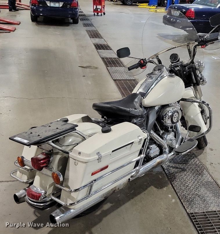 image for item MQ9723 2012 Harley Davidson Road King Police motorcycle