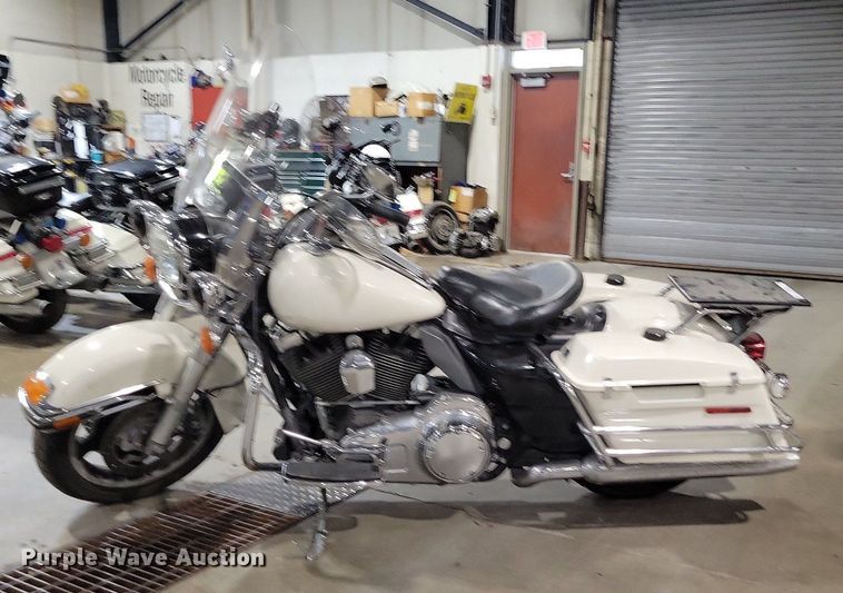 image for item MQ9723 2012 Harley Davidson Road King Police motorcycle