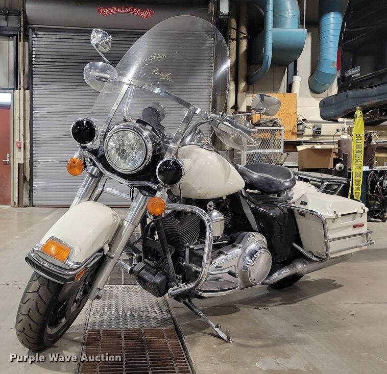 image for item MQ9723 2012 Harley Davidson Road King Police motorcycle
