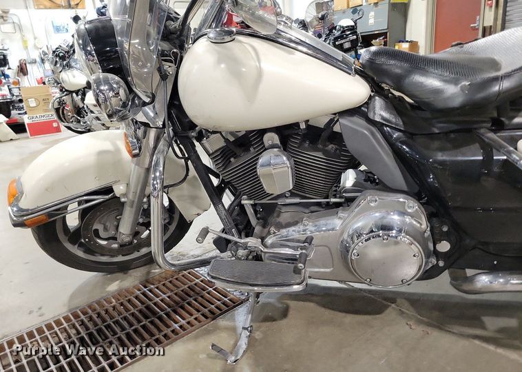 image for item MQ9723 2012 Harley Davidson Road King Police motorcycle