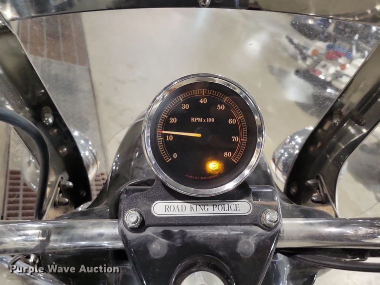 image for item MQ9723 2012 Harley Davidson Road King Police motorcycle