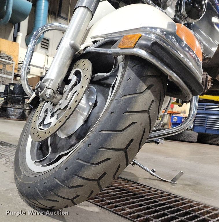 image for item MQ9723 2012 Harley Davidson Road King Police motorcycle