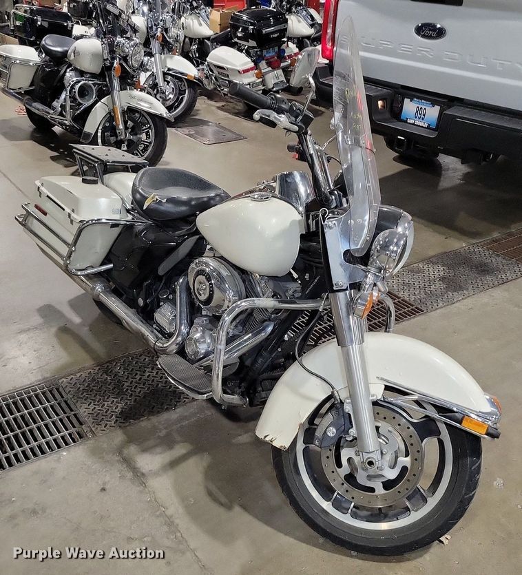 image for item MQ9724 2012 Harley Davidson Road King Police motorcycle