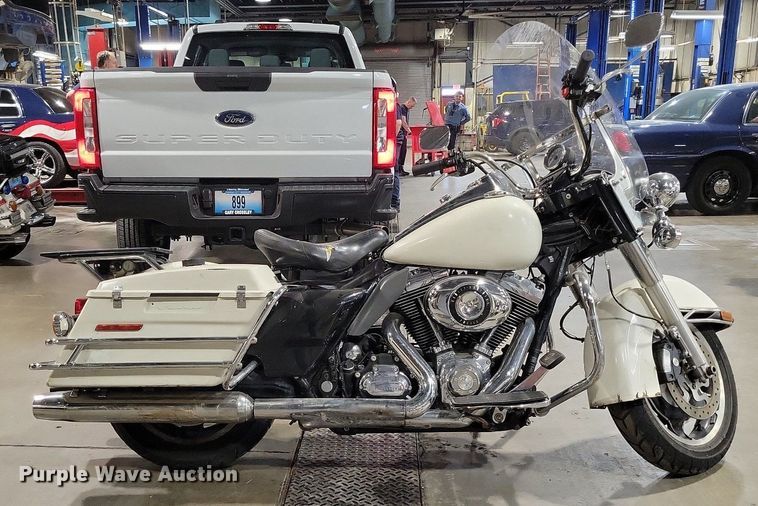 image for item MQ9724 2012 Harley Davidson Road King Police motorcycle