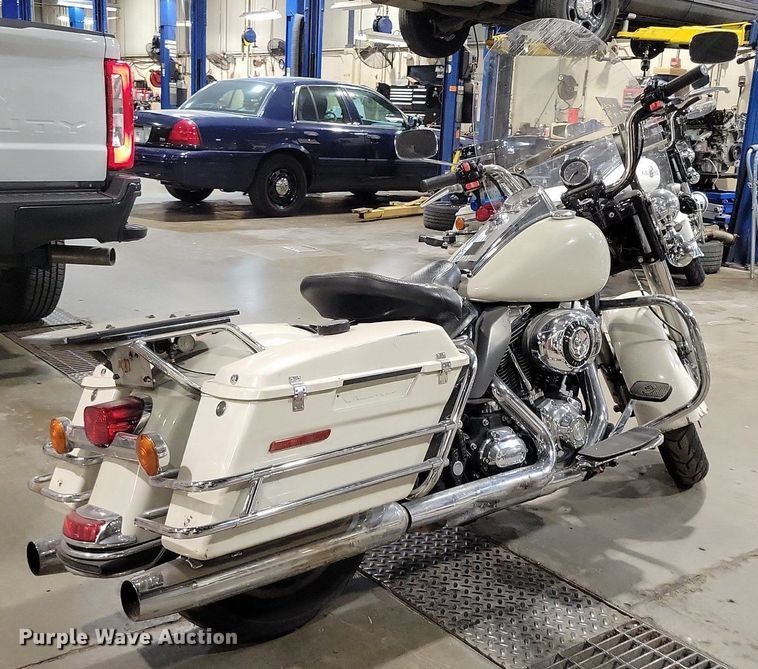 image for item MQ9724 2012 Harley Davidson Road King Police motorcycle