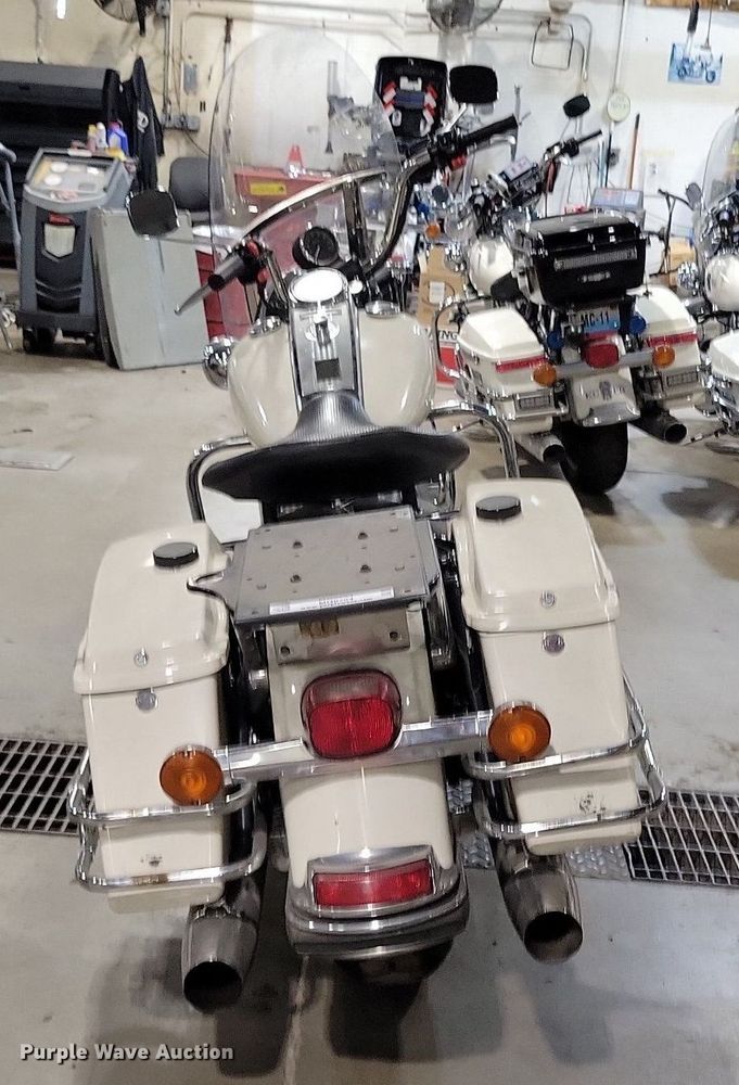 image for item MQ9724 2012 Harley Davidson Road King Police motorcycle