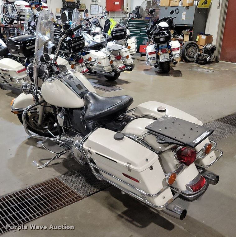 image for item MQ9724 2012 Harley Davidson Road King Police motorcycle