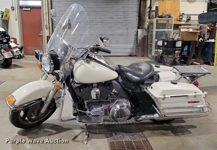 image for item MQ9724 2012 Harley Davidson Road King Police motorcycle