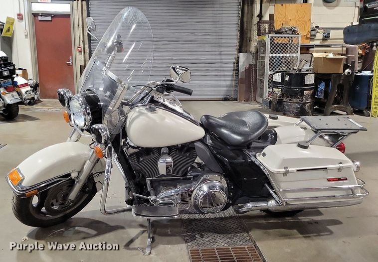 image for item MQ9724 2012 Harley Davidson Road King Police motorcycle