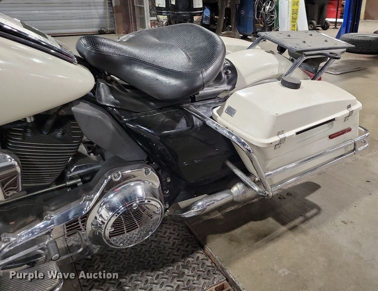 image for item MQ9724 2012 Harley Davidson Road King Police motorcycle