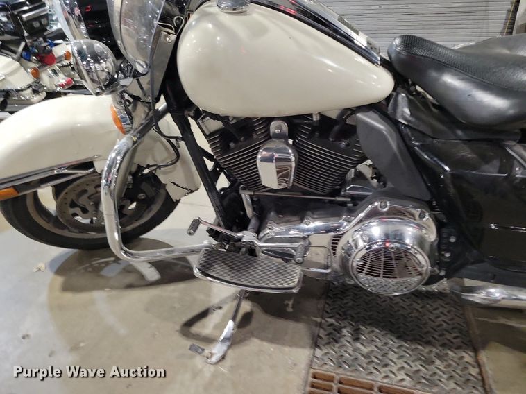 image for item MQ9724 2012 Harley Davidson Road King Police motorcycle