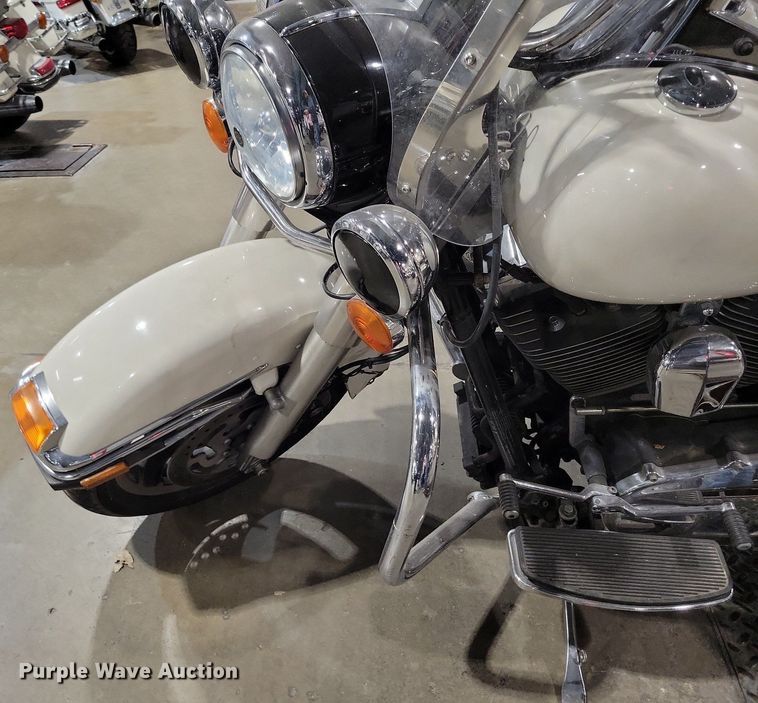 image for item MQ9724 2012 Harley Davidson Road King Police motorcycle