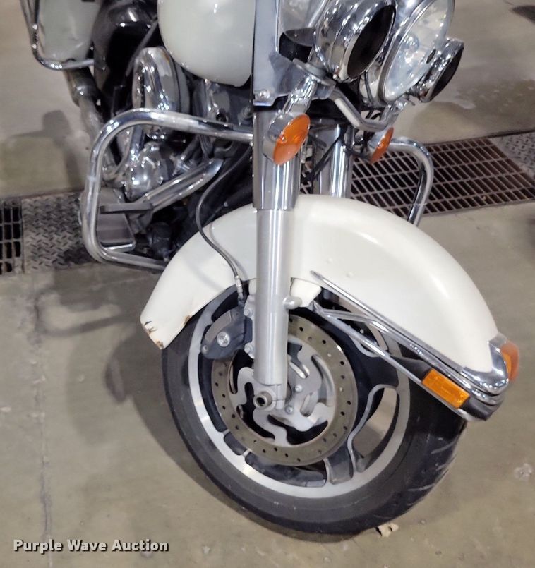 image for item MQ9724 2012 Harley Davidson Road King Police motorcycle