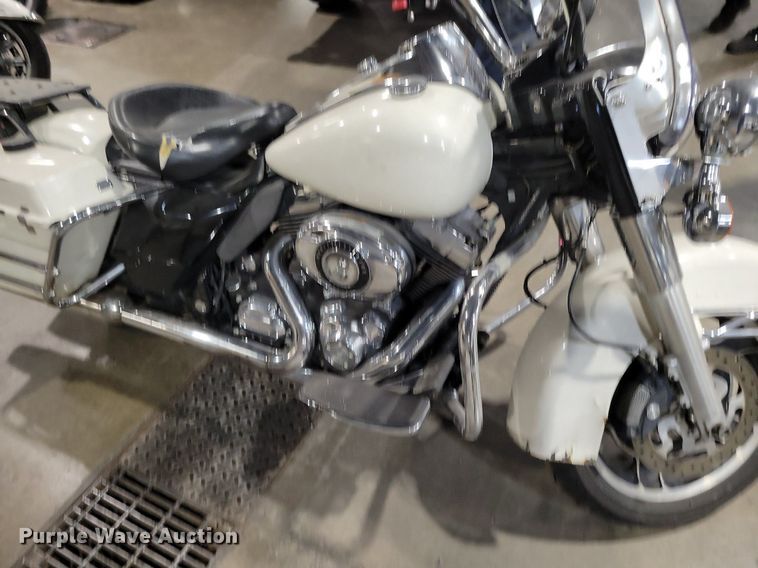 image for item MQ9724 2012 Harley Davidson Road King Police motorcycle