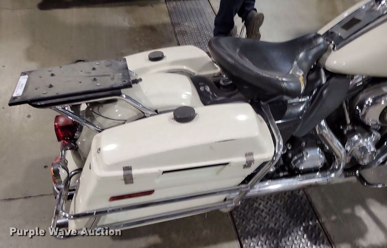 image for item MQ9724 2012 Harley Davidson Road King Police motorcycle