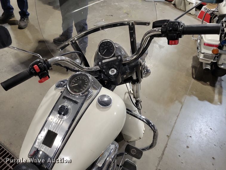 image for item MQ9724 2012 Harley Davidson Road King Police motorcycle