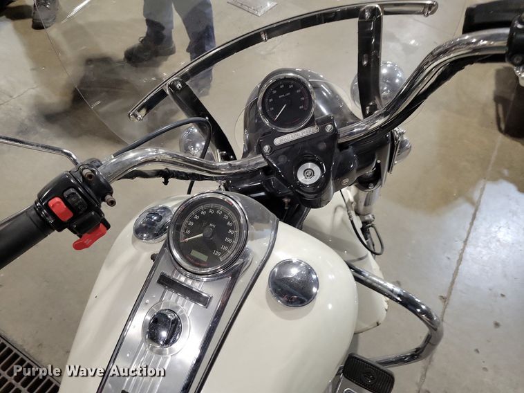 image for item MQ9724 2012 Harley Davidson Road King Police motorcycle