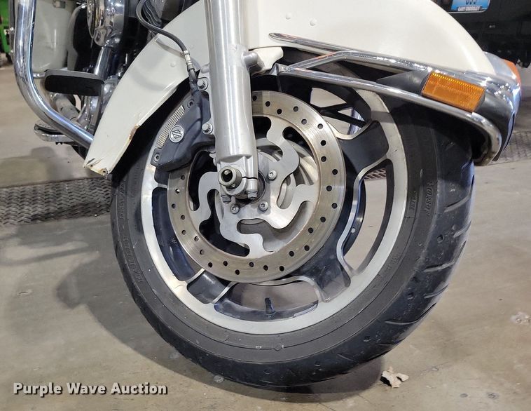 image for item MQ9724 2012 Harley Davidson Road King Police motorcycle