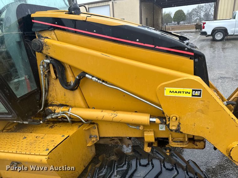 image for item ND9019 2004 Caterpillar  420D backhoe