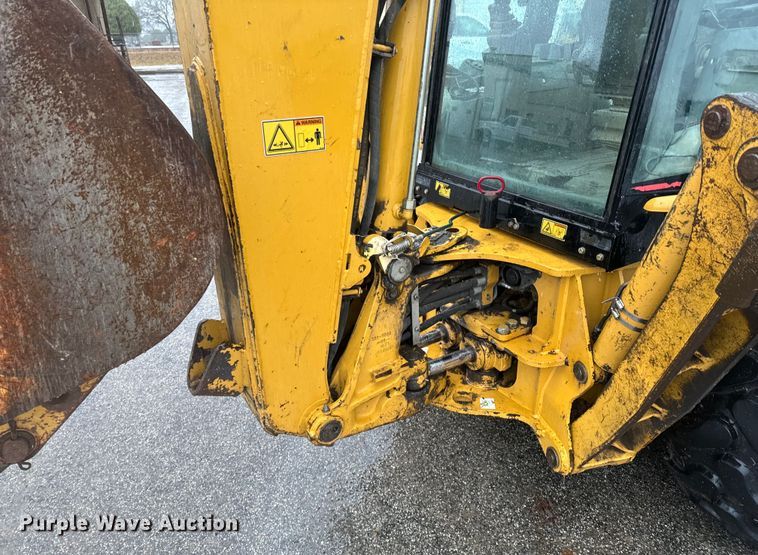 image for item ND9019 2004 Caterpillar  420D backhoe