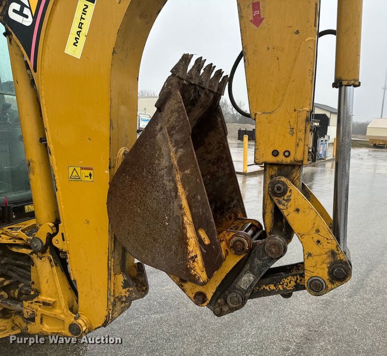 image for item ND9019 2004 Caterpillar  420D backhoe
