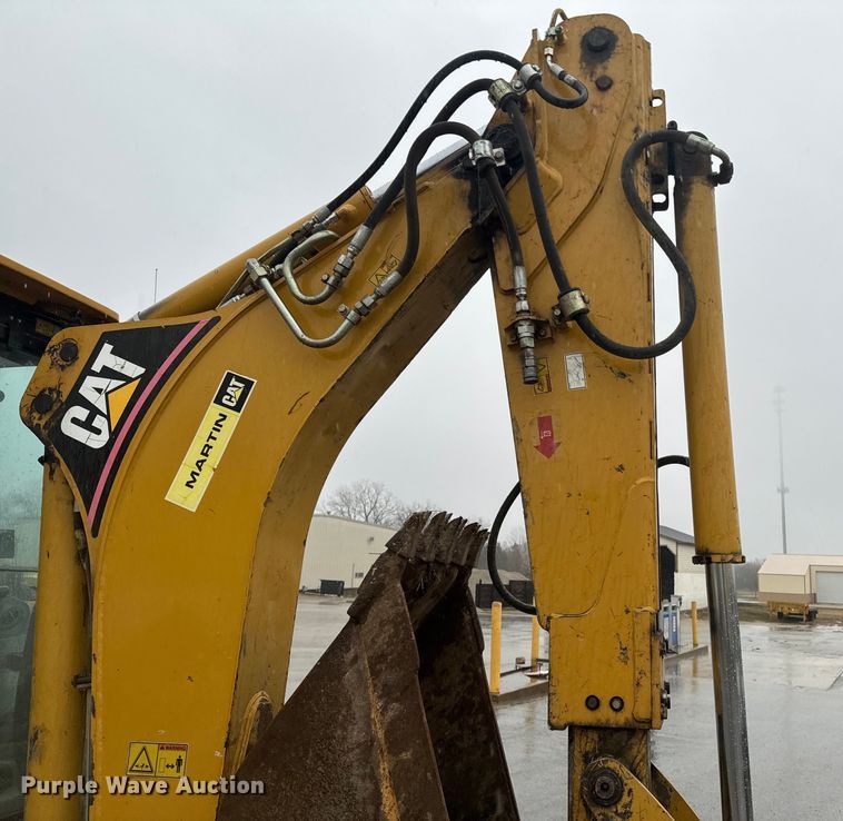 image for item ND9019 2004 Caterpillar  420D backhoe